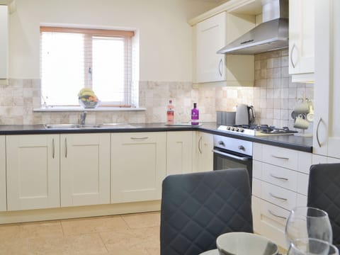 Kitchen/diner | Newcombe Cottage, Flamborough