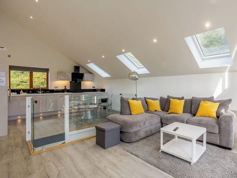Open plan living space | Waterside Lodge One - Ashgrove Country Park, Elland