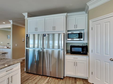 Kitchen - Large French Door Fridge