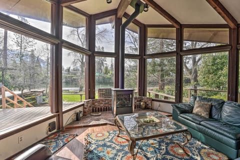 Grants Pass Vacation Rental | 3BR | 2BA | Single Story | 2,134 Sq Ft
