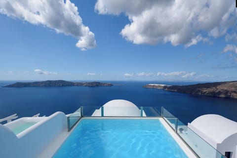 The private pool, features mesmerising sea views