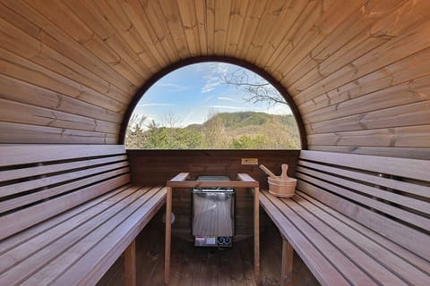 6-person sauna with long mountain views