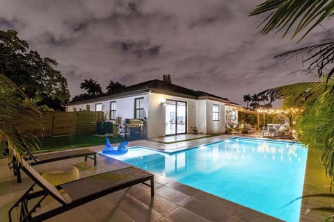 Welcome to GlamHomes. Enjoy the best time in Miami!