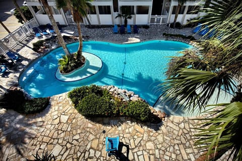 Luxurious Townhome Overlooking Tropical Pool (664)