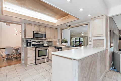 Kitchen | Fully Equipped