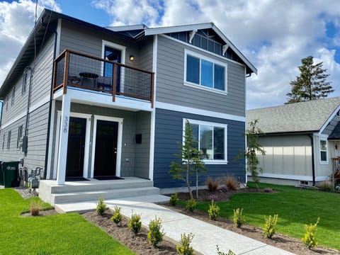 The Puyallup Duplex Awaits your arrival