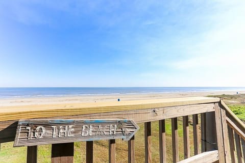 Steps to the Beach!