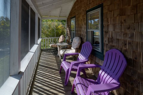 Screened in porch