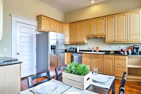Spread out in this modern kitchen with stainless steel appliances and granite countertops