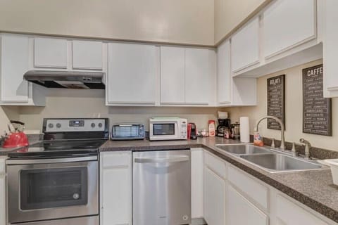 Brand new (as of Nov 2018) stainless steel appliances perfect for home cooked meals