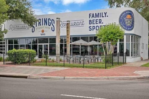 String Sports Brewery opened in June 2019 - making this Brewery #3 between 6th and 9th St.  3 breweries on 3 blocks!!!