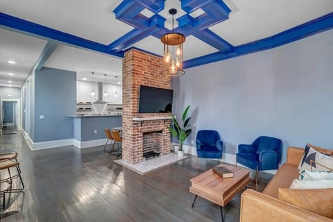 Spread out and relax in this beautifully appointed living room with family and close friends! 