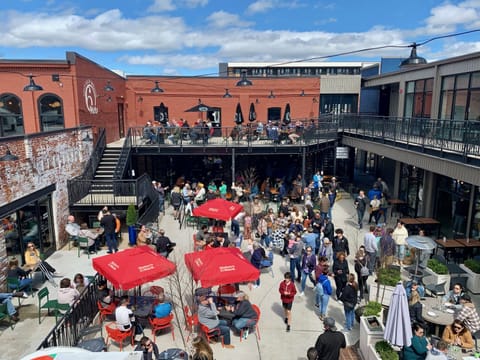 The courtyard is alive! Fabulous spot at your doorstep - Eats, drinks and entertainment