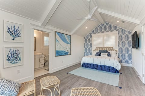 Private king sized upper level nanny ensuite
