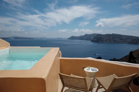 Hot tub & sitting area with great view