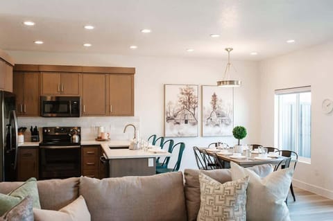 Great open concept layout on main floor