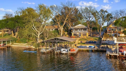 Home Located right on the Best Water of Lake LBJ