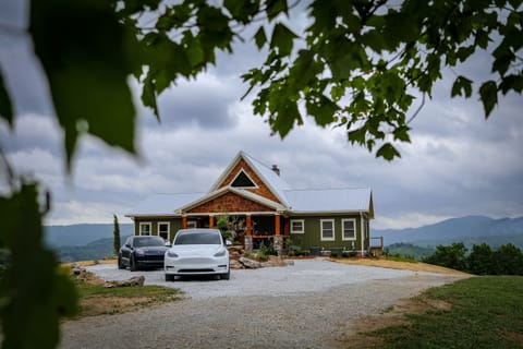 Hurricane Ridge Lodge Driveway 
