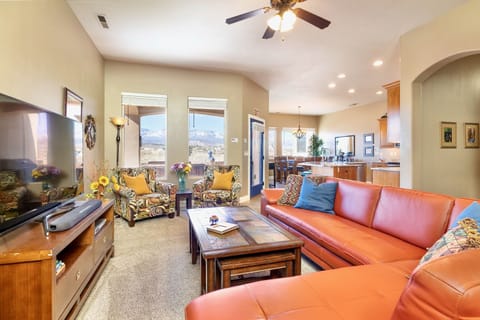 Upscale home, stunning views!