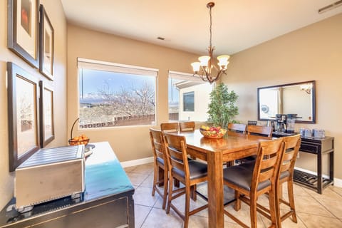 Table for 8... with views.