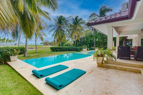 Amazing ocean views from pool area