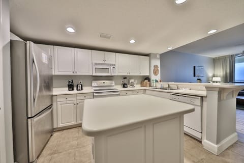 Fully stocked kitchen!