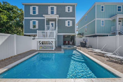 Enjoy the Living Coastal experience while on vacation in this spectacular home.