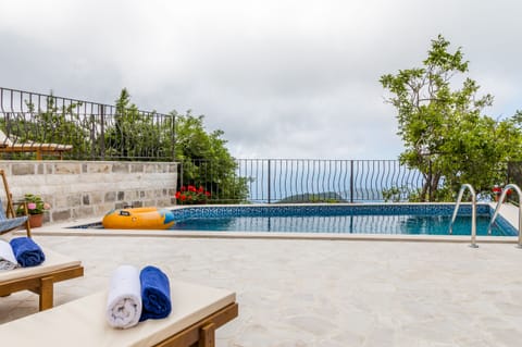 Homemade wine, quiet music, shimmer from the pool. Do you need anything else?