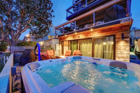 Exclusive use Front patio with spa