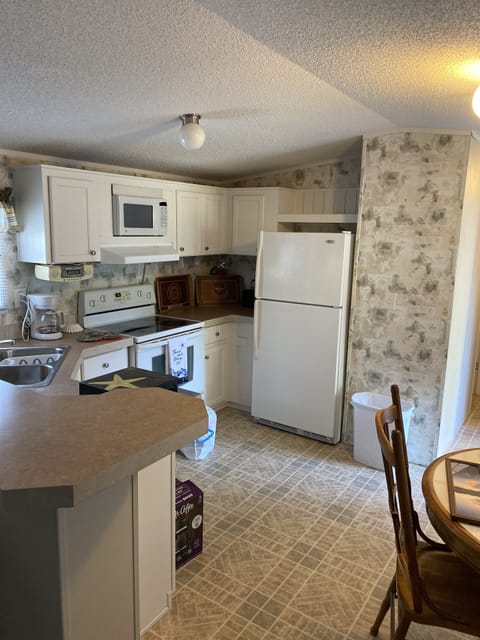 Fully stocked kitchen 