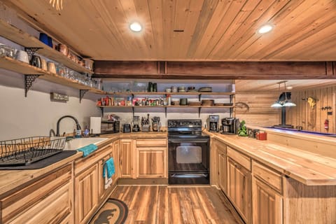 Kitchen | Spices | Crock-Pot | Blender