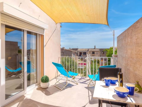 Plant, Furniture, Sky, Property, Table, Building, Cloud, Window, Chair, Outdoor Furniture