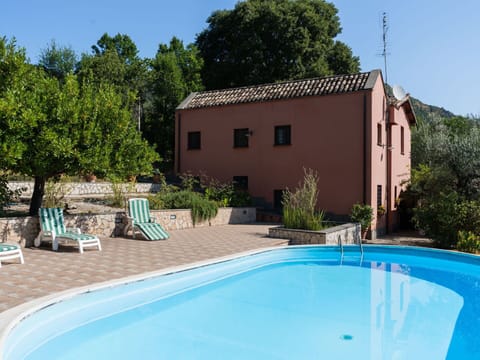 Water, Plant, Property, Sky, Swimming Pool, Building, Azure, Tree, Window, Shade