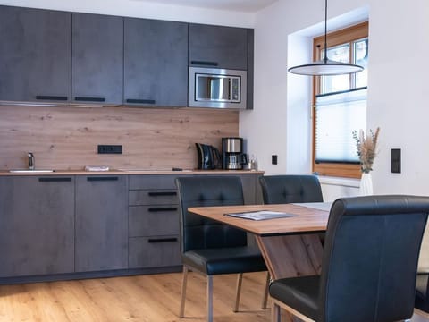 Apartment "Sommerstein" - Pension Appartements Alpenblick Bed and Breakfast in Maria Alm