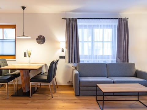 Apartment "Sommerstein" - Pension Appartements Alpenblick Bed and Breakfast in Maria Alm