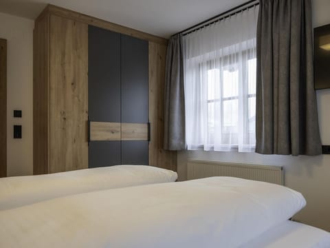 Apartment "Schönfeldspitze" - Pension Appartements Alpenblick Bed and Breakfast in Maria Alm