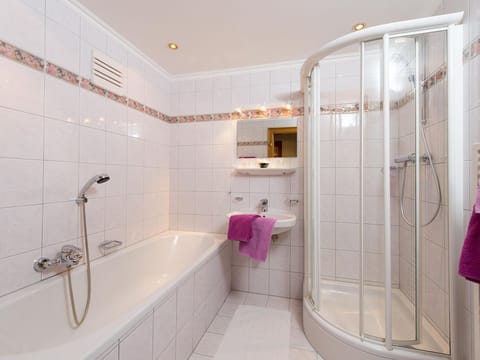 Apartment "Aberg" - Pension Appartements Alpenblick Bed and Breakfast in Maria Alm