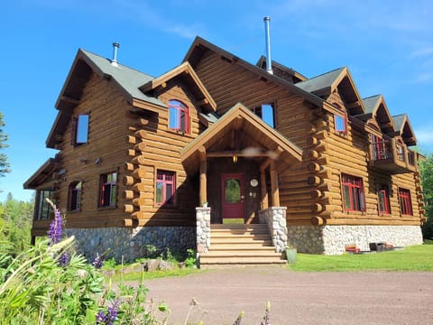 The 8-bedroom Tettegouche Lodge