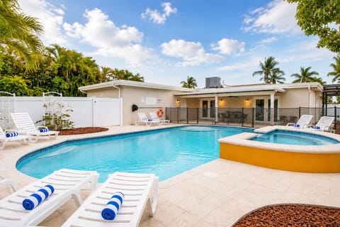 Hollywood Vacation Rentals - Sunny coastal neighborhood Hollywood Florida