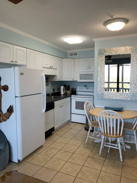 Fully equipped kitchen.