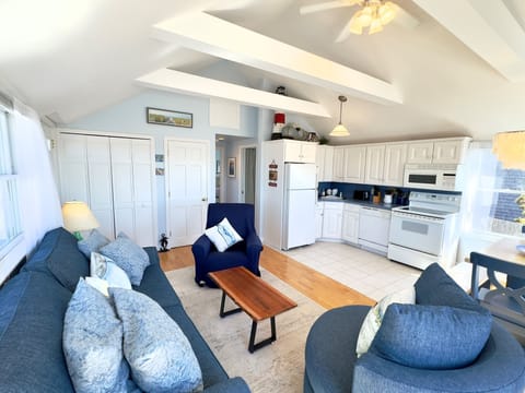 Siren Cottage's kitchen is well equipped and even has a dishwasher.