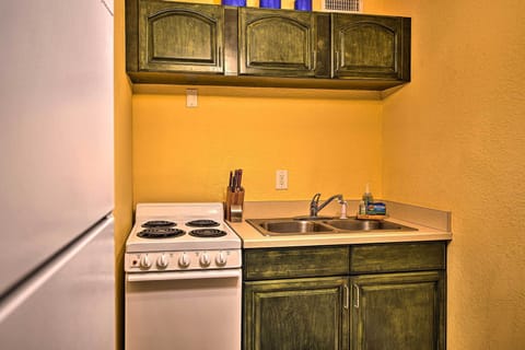 Kitchen | Dishware/Flatware