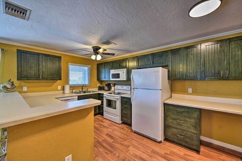 Kitchen | Fully Equipped