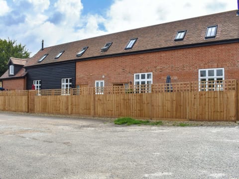 Exterior | Muntjac Cottage - White Hart Cottages, Hadleigh