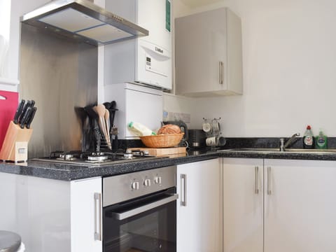 Kitchen | Muntjac Cottage - White Hart Cottages, Hadleigh
