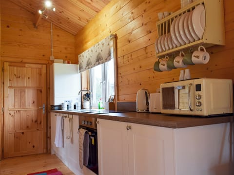 Kitchen | Reynard&rsquo;s Retreat - Coplow Cabins, Billesdon, near Leicester