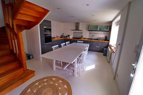 Large, very well-equipped kitchen