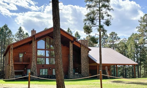 You'll feel like royalty at Copper Elk Manor