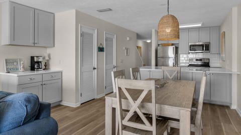 Blue Nine 5 Dining Table