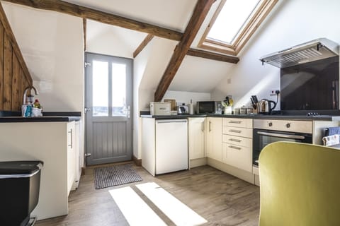 Ashgrove Farm - 1 Bedroom Apartment - Llawhaden (1970)